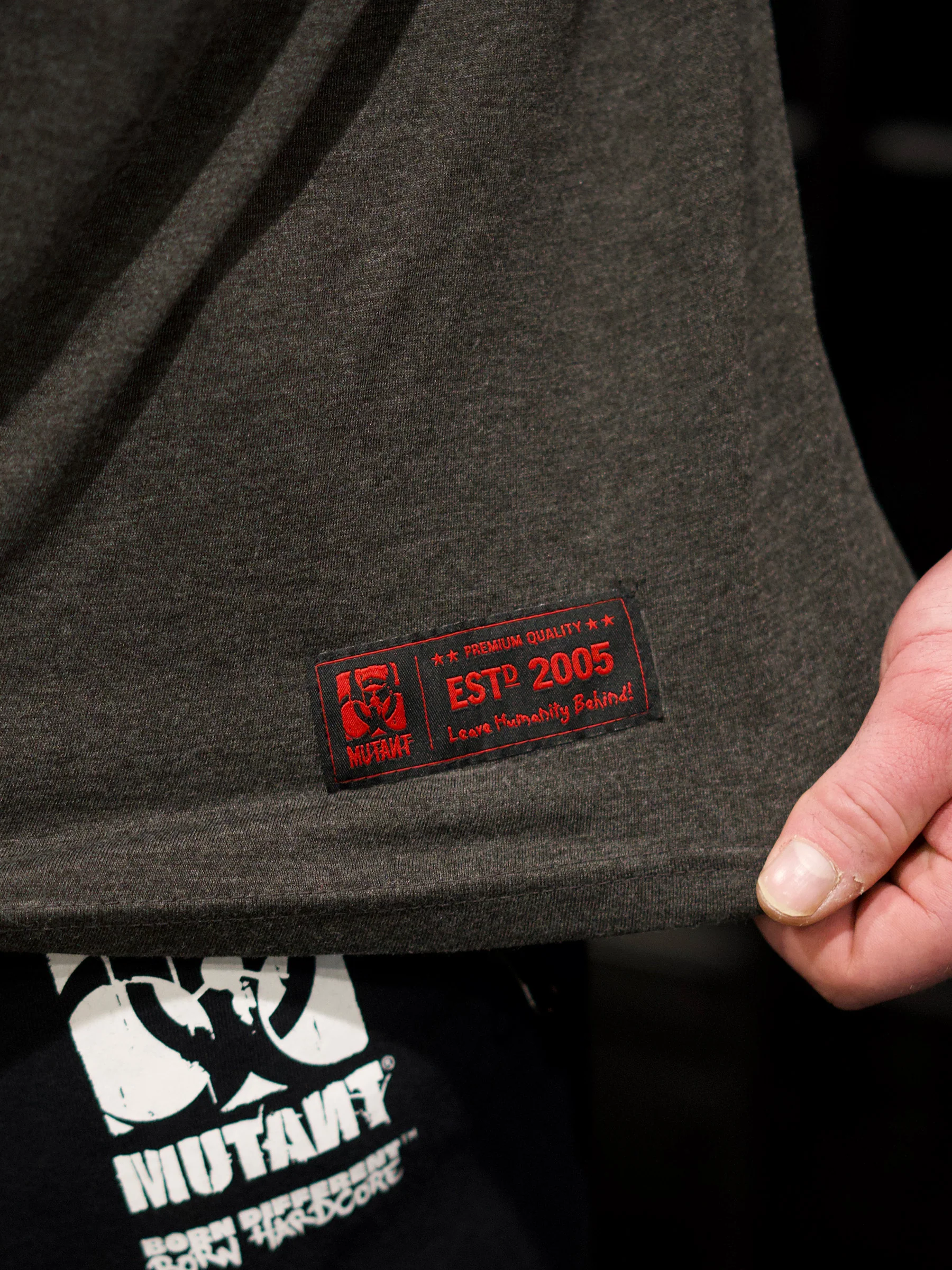 MUTANT® BORN HARDCORE SKULL GYM T-SHIRT (GREY) - Image 7